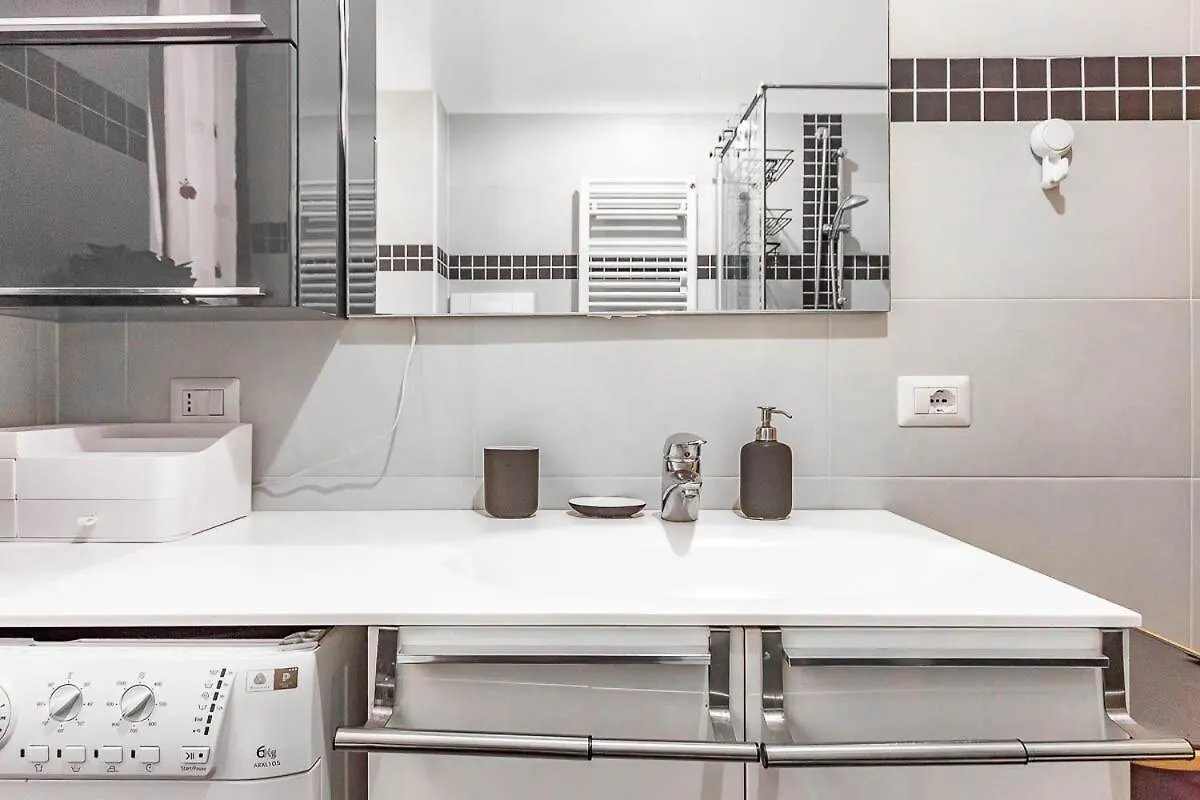 Apartamento Navigli-Centro Modern Flat Balcony Check-In H24 Milán 0*,  Italia